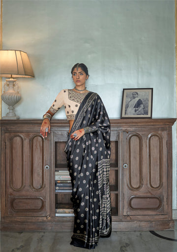 Raven Achromatic Gajji Silk Printed Saree